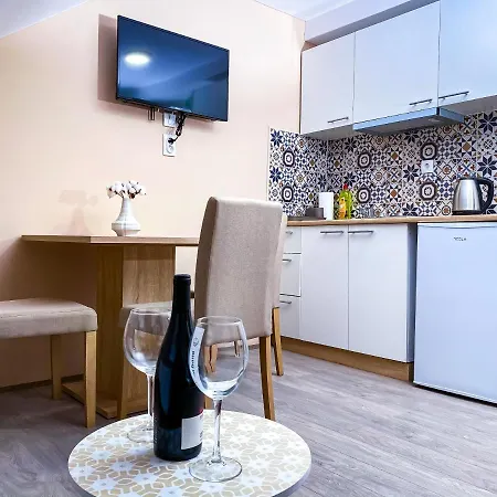 شقة Kiko زرنيانين